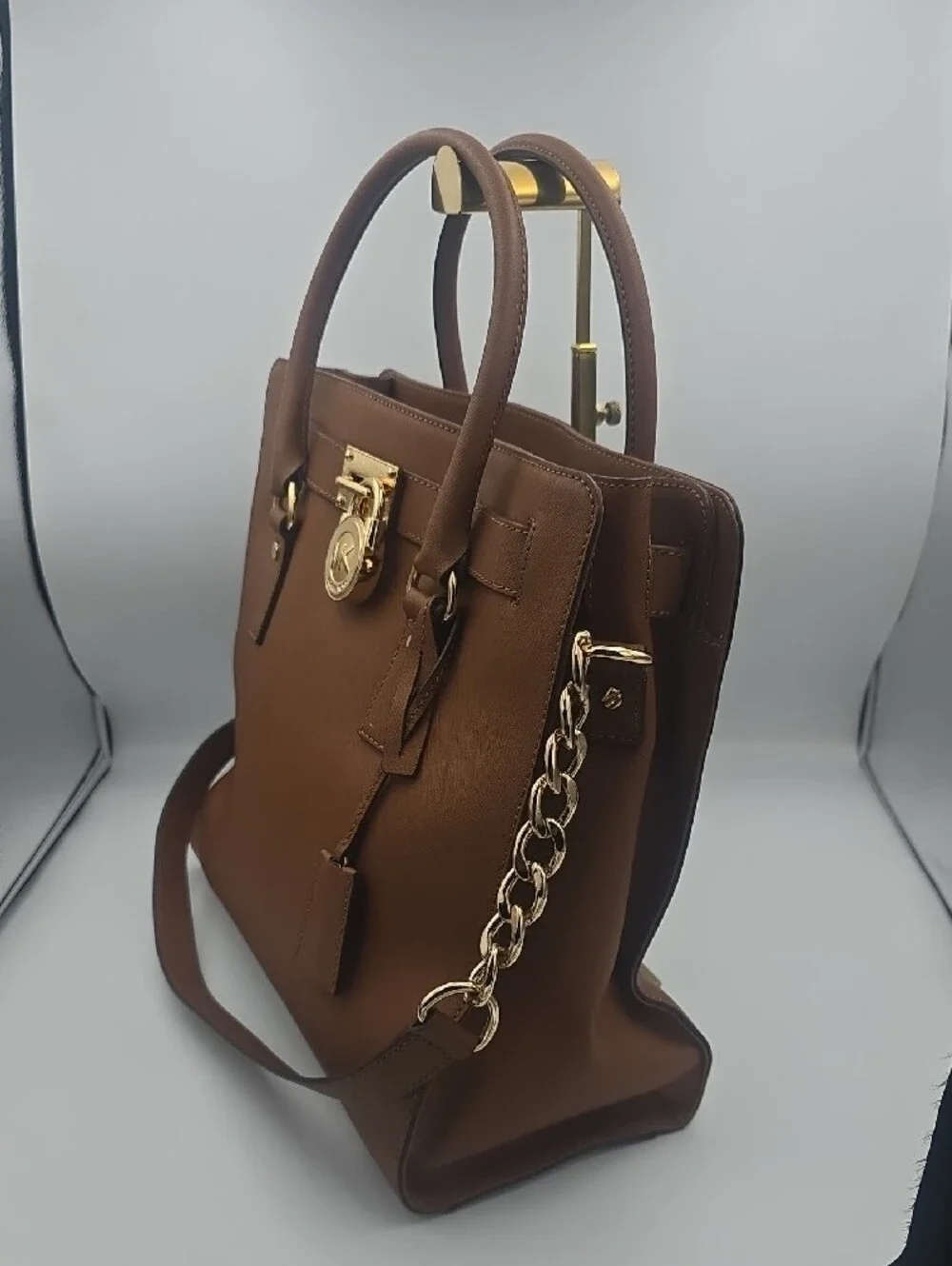 Michael Kors Brown Leather Large Hamilton Satchel W/ Gold Hardware (NWOT)✨️🤎✨️
